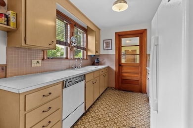 26 E Dexter Ave, Woburn, MA 01801 - photo 5