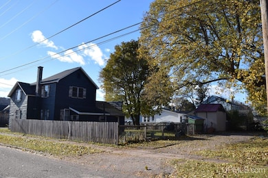 727 E Ridge St, Ishpeming, MI 49849 - photo 3