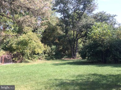 1126 N Franklin St, Chambersburg, PA 17201 - photo 3