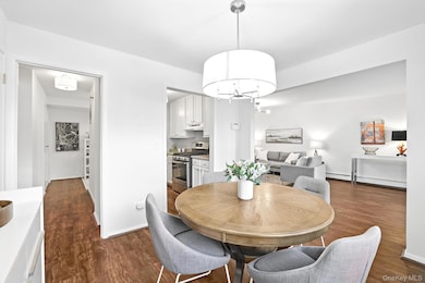 348 Central Park Ave unit C15, Scarsdale, NY 10583 - photo 7