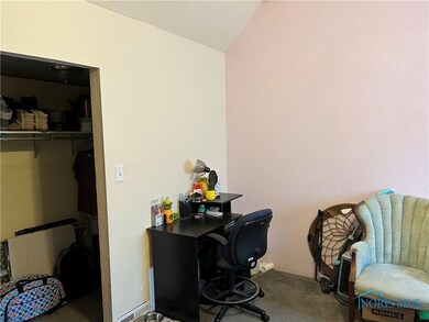 206 Walnut St, Findlay, OH 45840 - photo 2