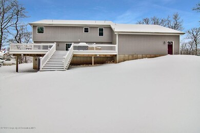 205 Hampshire Dr, Jefferson Township, PA 18436 - photo 4