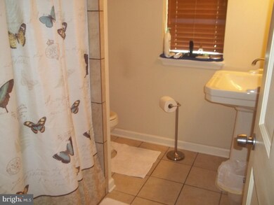 1122 Juniper St, Quakertown, PA 18951 - photo 6