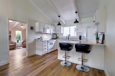 132 Blackfoot Trail, Gainesville, TX 76240 - photo 4