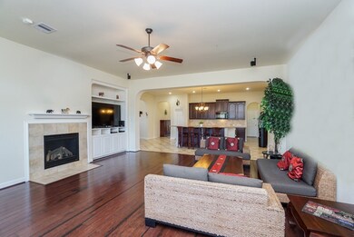 1919 Amber Trail Ln, Richmond, TX 77469 - photo 2