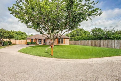502 Preston Ct, Cleburne, TX 76033 - photo 2