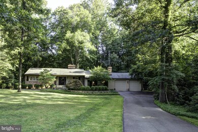 8909 Glenbrook Rd, Fairfax, VA 22031 - photo 3