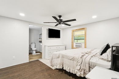 27544 Patterson Rd, Springfield, LA 70462 - photo 5