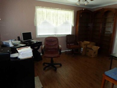 Studio/Study/Office.