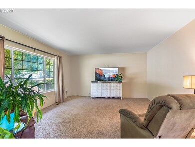 1402 Raydean Dr, Grants Pass, OR 97527 - photo 4