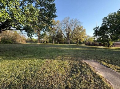 626 Garfield St, Columbus, KS 66725 - photo 4