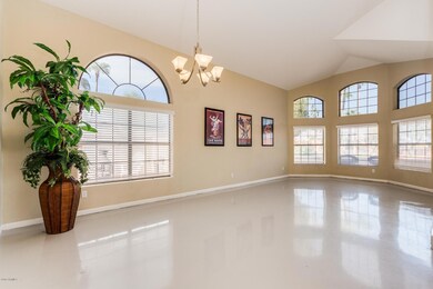 FORMAL LIVING & DINING