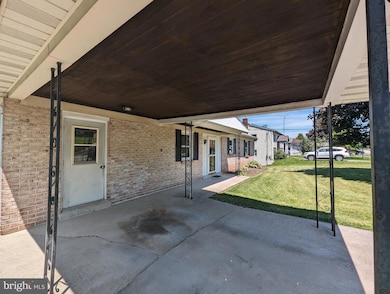 30 Locust Dr, Littlestown, PA 17340 - photo 2