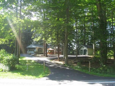 639 Goode St, Ballston Spa, NY 12020 - photo 4