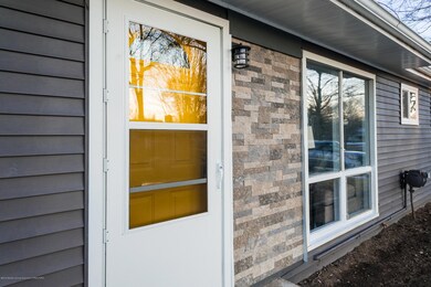 4615 Lowcroft-39