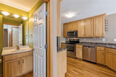 4001 37th Ave SW unit B, Cedar Rapids, IA 52404 - photo 6