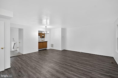 14949 Enterprise Ln, Woodbridge, VA 22191 - photo 7