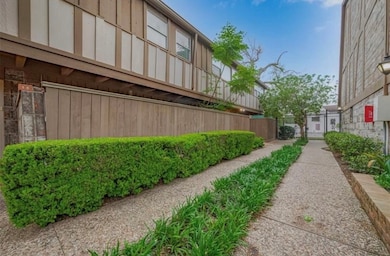 2574 Marilee Ln unit 18, Houston, TX 77057 - photo 7