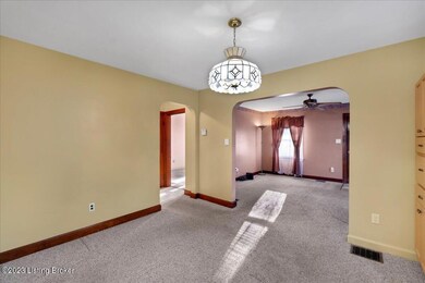 11-4850 Bellevue Ave-111
