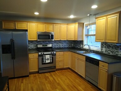 79 Willie St, Haverhill, MA 01832 - photo 3