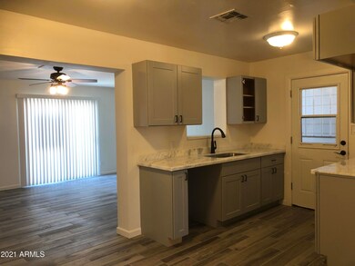 4502 W Mitchell Dr, Phoenix, AZ 85031 - photo 4