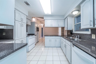 1212 S Mill St, Weatherford, TX 76086 - photo 6