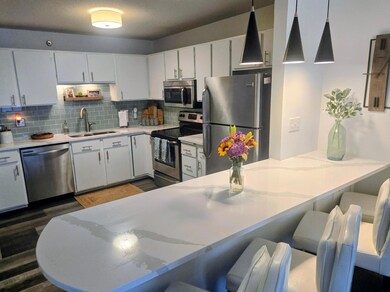 The Crossings Condominium unit 709, Minneapolis, MN 55401 - photo 2