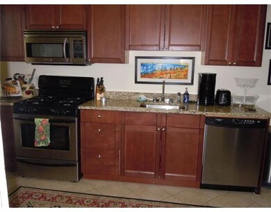 8 Everett St unit 2, Newport, RI 02840 - photo 4