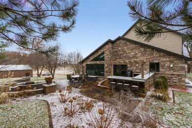 2937 N Center Point Rd, Cedar Rapids, IA 52411 - photo 2