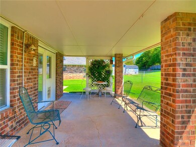 2440 E Hills Dr, Moore, OK 73160 - photo 7