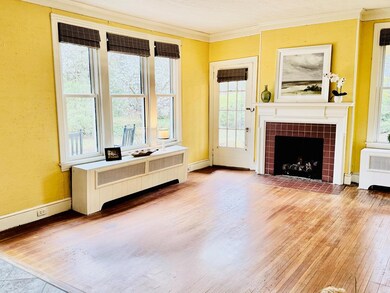 Light filled rooms throughout !