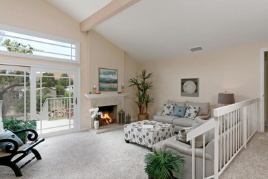 375 Hamilton Ave-large-004-19-Living Roo