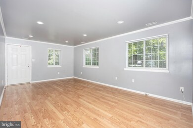 40 Stoney Point Ct, Germantown, MD 20876 - photo 2