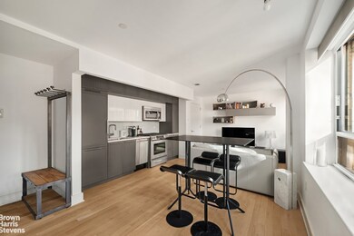 432 W 52nd St unit 5B, New York, NY 10019 - photo 3