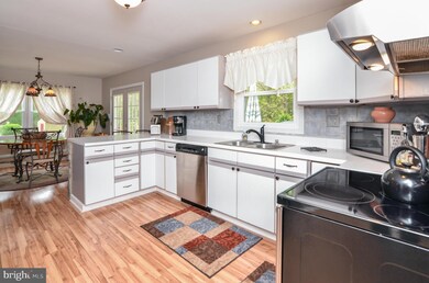 11027 Abbey Ln, Fredericksburg, VA 22407 - photo 5