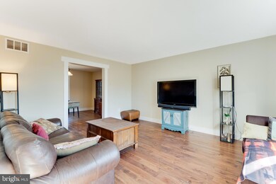 613 Harbor Dr, Annapolis, MD 21403 - photo 3