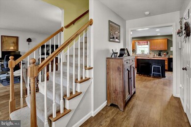 321 E Appletree Aly, Mount Joy, PA 17552 - photo 5