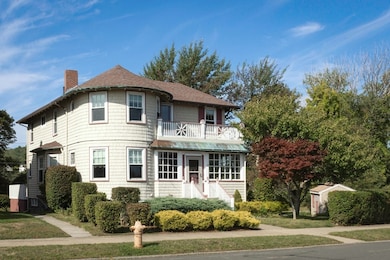 7 Kent Cir, Gloucester, MA 01930 - photo 4