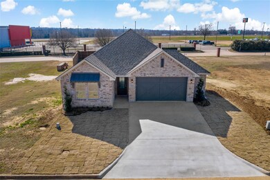 Oversized garage with plenty of parking