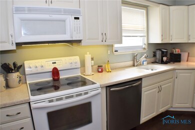 1075 W Erie St, Woodville, OH 43469 - photo 7