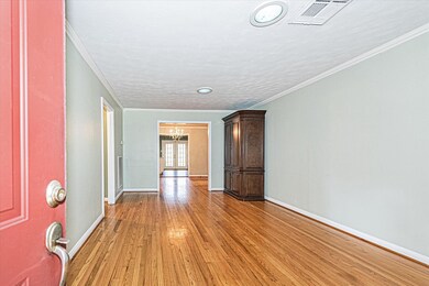 1067 W 42nd St, Houston, TX 77018 - photo 6