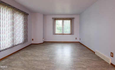 1713 1st St NE, Mandan, ND 58554 - photo 6