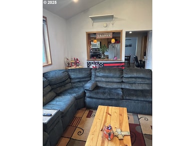 122 NE 4th St, Willamina, OR 97396 - photo 7