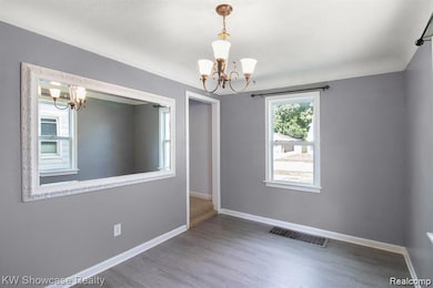 25861 Powers Ave, Dearborn Heights, MI 48125 - photo 5