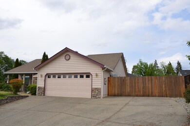 112 Wagon Wheel Dr, Grants Pass, OR 97527 - photo 2