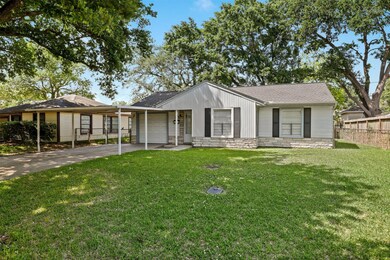 55 Trenwood Ln, Houston, TX 77022 - photo 2