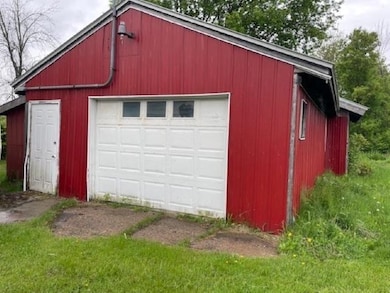 15 E Hatfield St, Massena, NY 13662 - photo 4