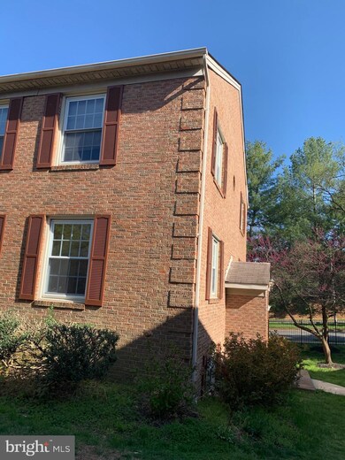 6028 Morgan Ct, Alexandria, VA 22312 - photo 4