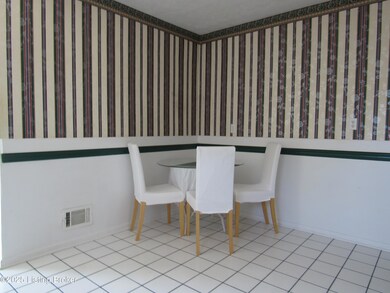 Kitchen Dining Area