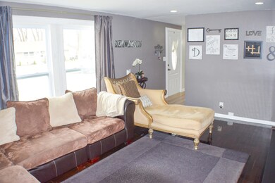 100 Siesta Rd, Carpentersville, IL 60110 - photo 5